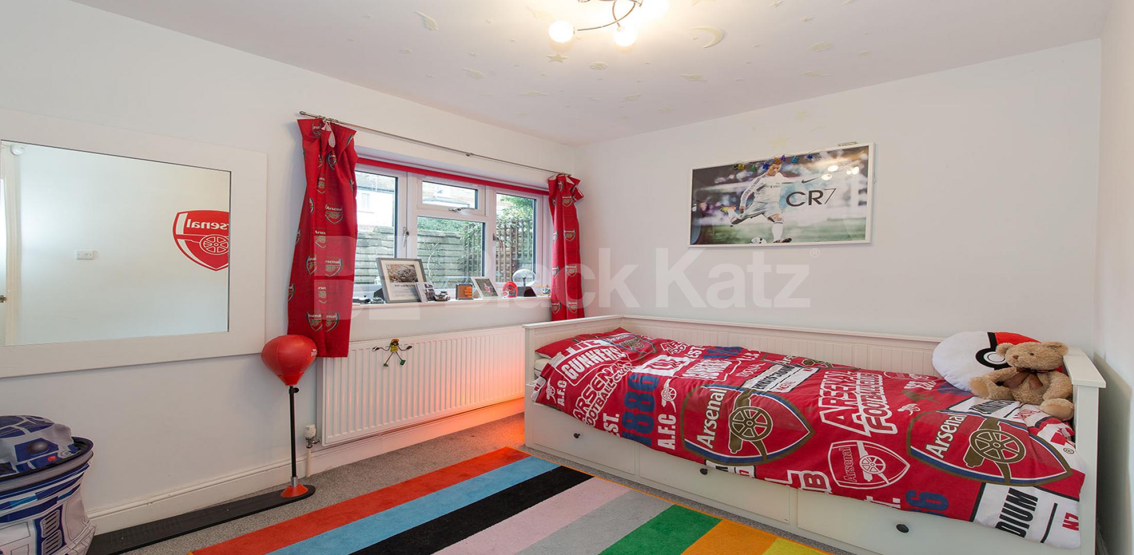 			Fantastic New Instruction!, 2 Bedroom, 1 bath, 1 reception Ground Floor Flat			 Cecile Park, Crouch End